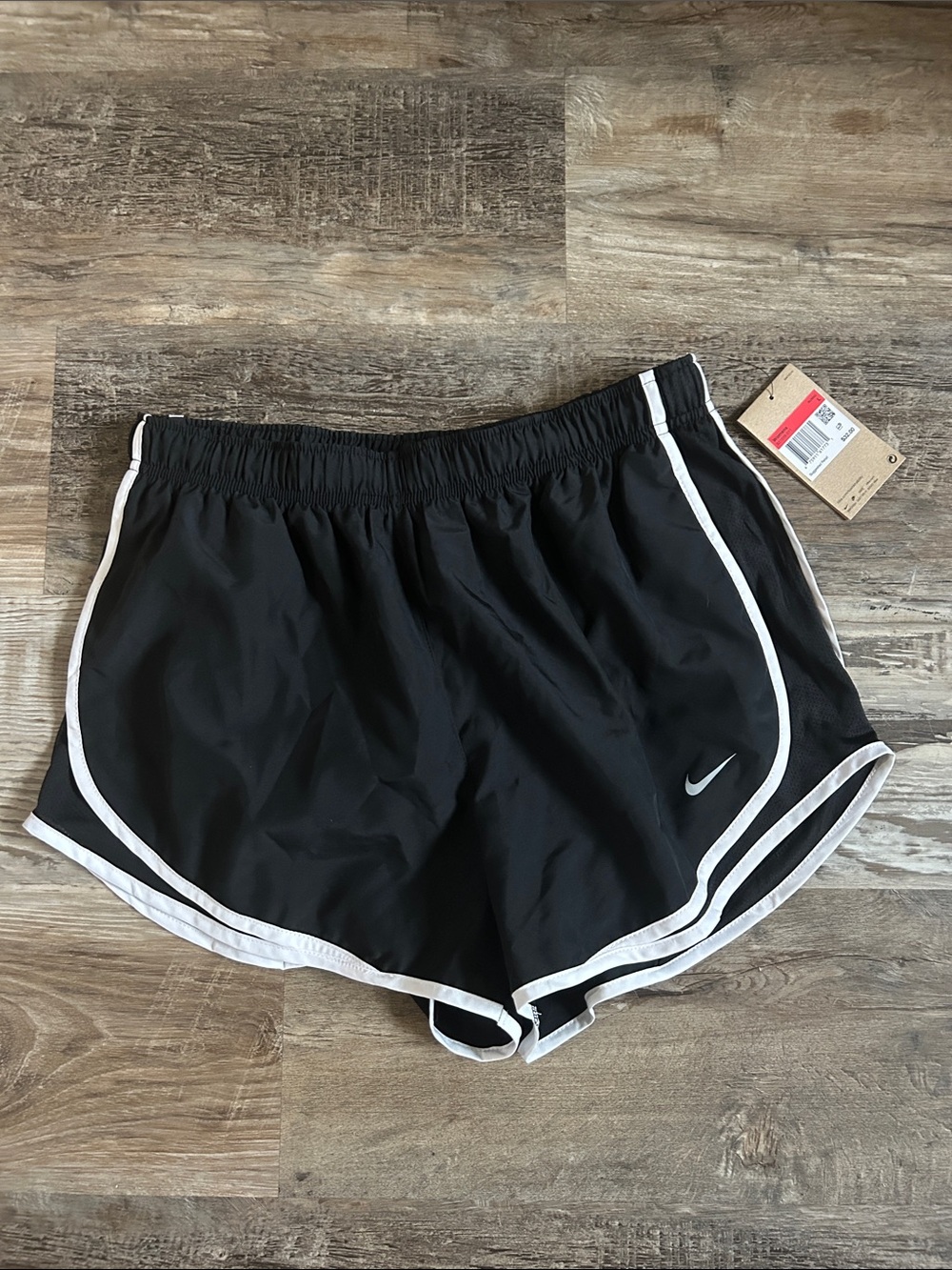 NWT Women’s Nike Black Athletic Shorts with White Piping L